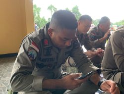 Momen Haru Keluarga Personel Ops Damai Cartenz-2025 Beri Dukungan Lewat Udara