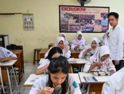 Wapres Gibran Kunjungi SMA 10 Surabaya, Pastikan Program Makan Gratis Bergizi Berjalan Optimal