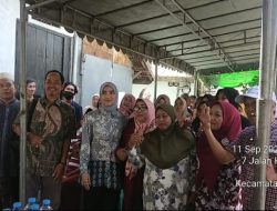 Dr. Ais Shafiyah Asfar Akrab Di Sapa Ning Ais Anggota DPRD Fraksi PKB Komisi D Mengunjungi Warga Keputran RW. 01 Kecamatan Tegalsari, Kota Surabaya