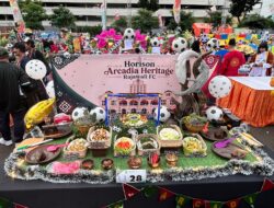 Horison Arcadia Heritage Rajawali Surabaya Tampil Nyentrik di Festival Rujak Uleg Phoria 2026