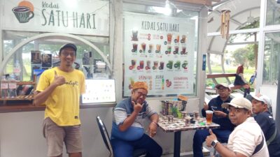 Pemilik Kedai Satu Hari Ngopi Bersama Awak Media di Fairway Mall (Lenmarc)