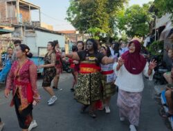 Warga Kapasari Pedukuhan Meriahkan Kemerdekaan RI ke 81 Dengan Berkarnaval Berkeliling Kampung