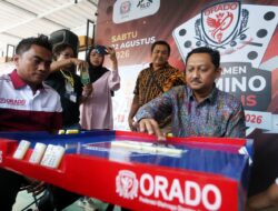 Semarak HUT RI ke-81, 64 Jurnalis Bertarung di Meja Domino Rebut Piala ORADO Jatim