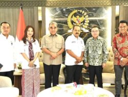 Dasco Restui Logo APKLI Merah Putih, Dukungan Senayan Jadi Energi Baru bagi UMKM dan Pedagang Kaki Lima